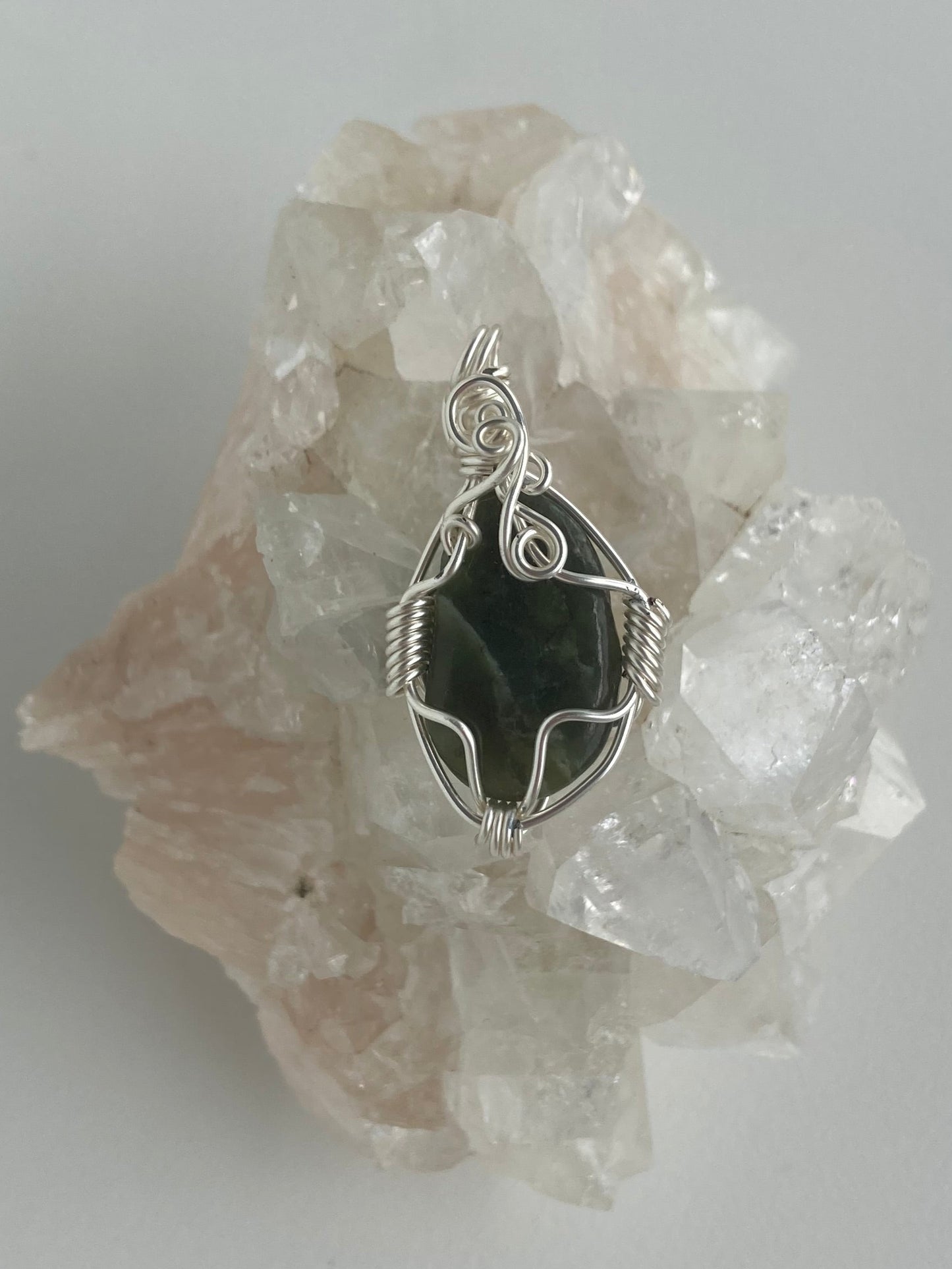 Jade Pendant – Prosperity, Strength & Healing