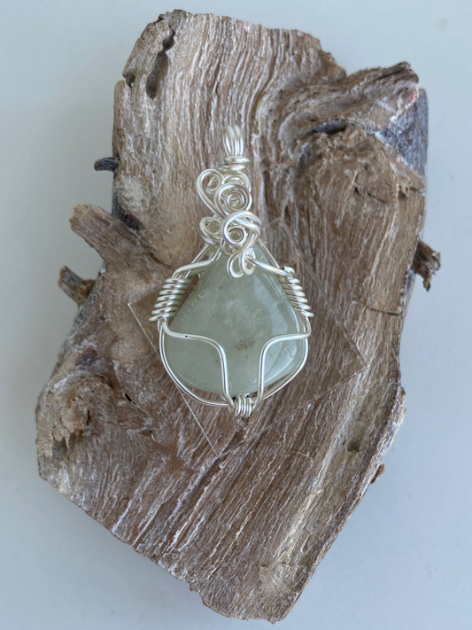 Aquamarine Pendant (Pale) – Clairvoyance, Safe Travel & Stress Relief