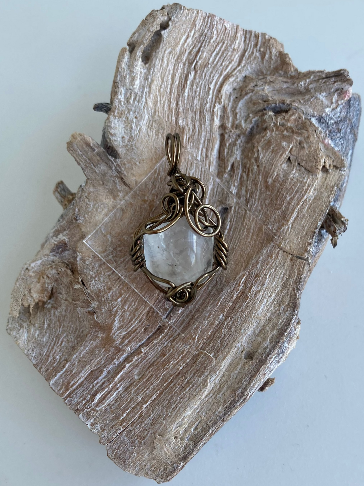 Clear Quartz Pendant – Clarity, Cleansing & Manifestation