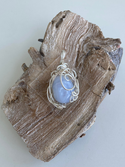 Blue Lace Agate Pendant – Communication, Confidence & Clarity