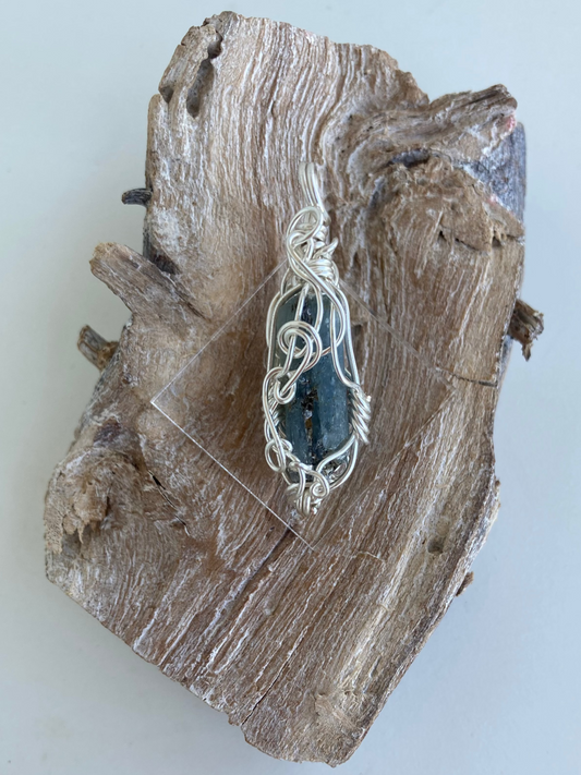 Kyanite (Blue) Pendant – Life Path, Lucid Dreaming & Higher Communication