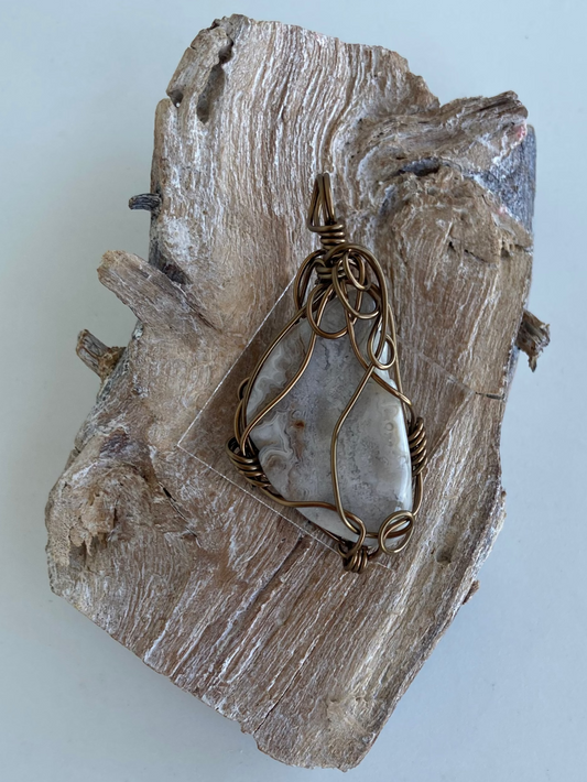 Crazy Lace Agate Pendant – Creative Problem Solving, Higher Insight & Mental Clarity
