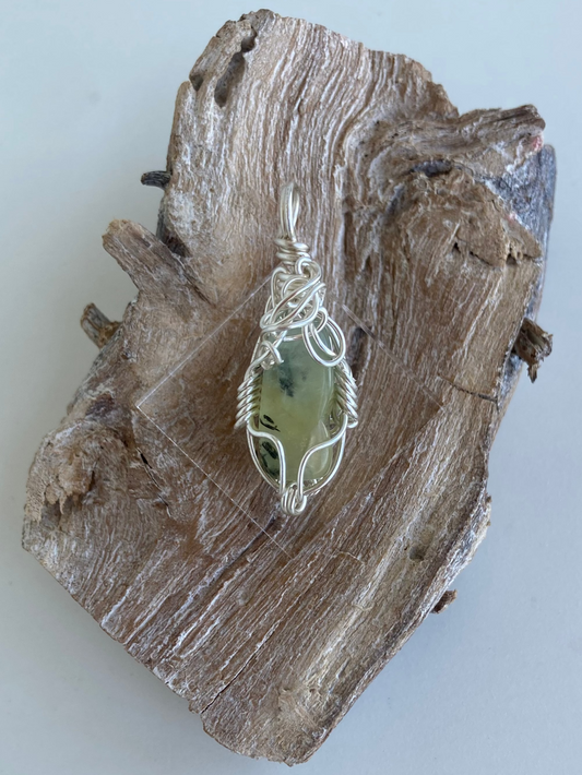 Prehnite Pendant – Heart Wisdom, Grounded Joy & Renewed Energy Flow