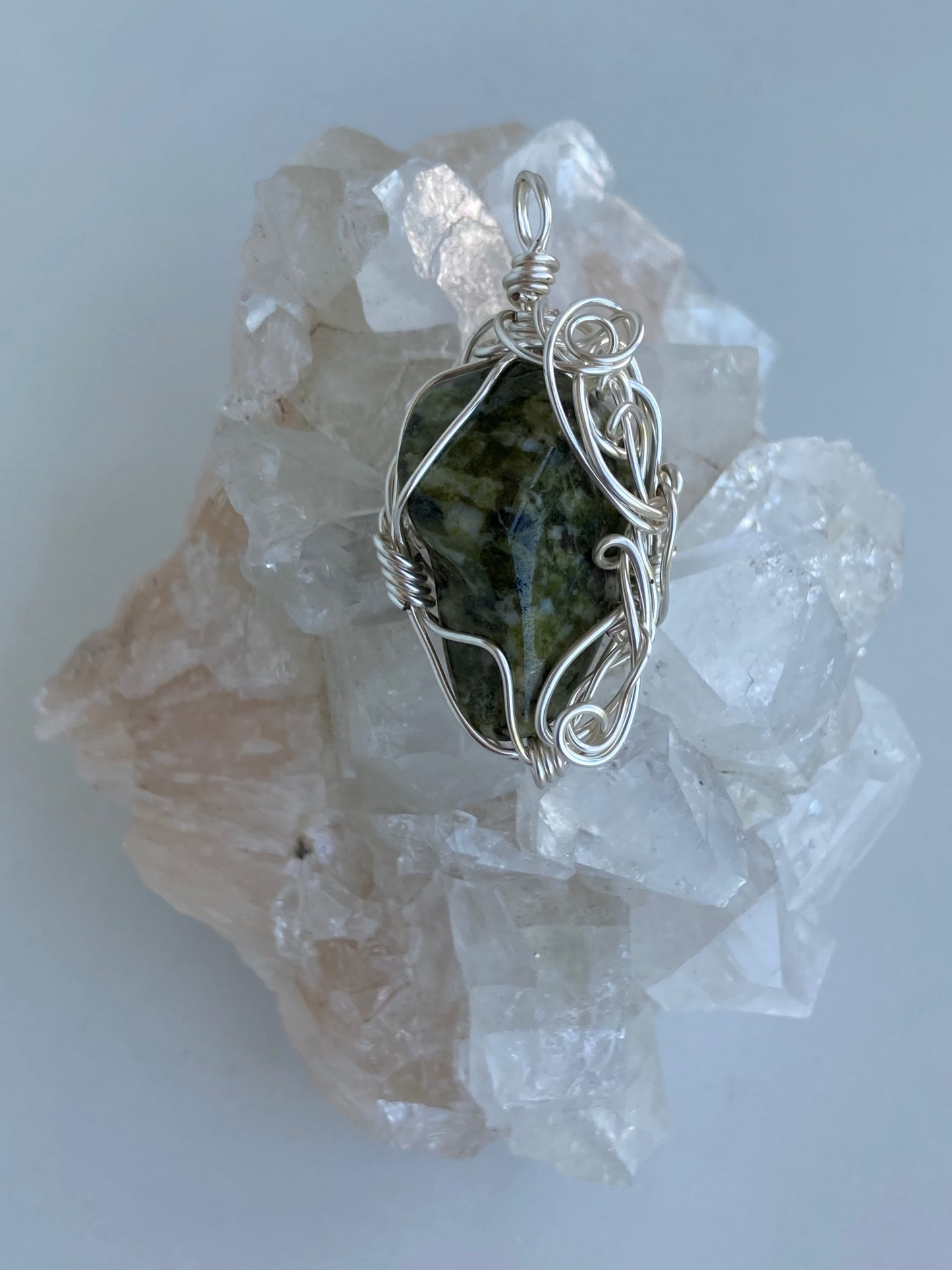 Epidote Pendant – Heal Trauma, Release Patterns & Embrace Positivity