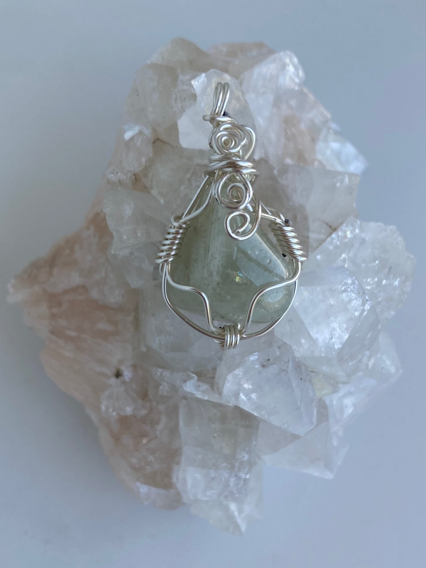 Aquamarine Pendant (Pale) – Clairvoyance, Safe Travel & Stress Relief