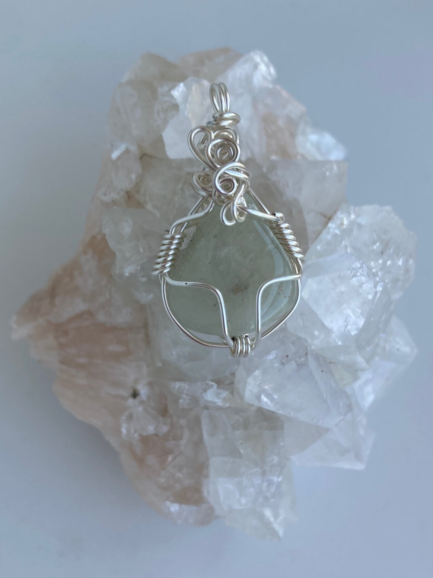 Aquamarine Pendant (Pale) – Clairvoyance, Safe Travel & Stress Relief