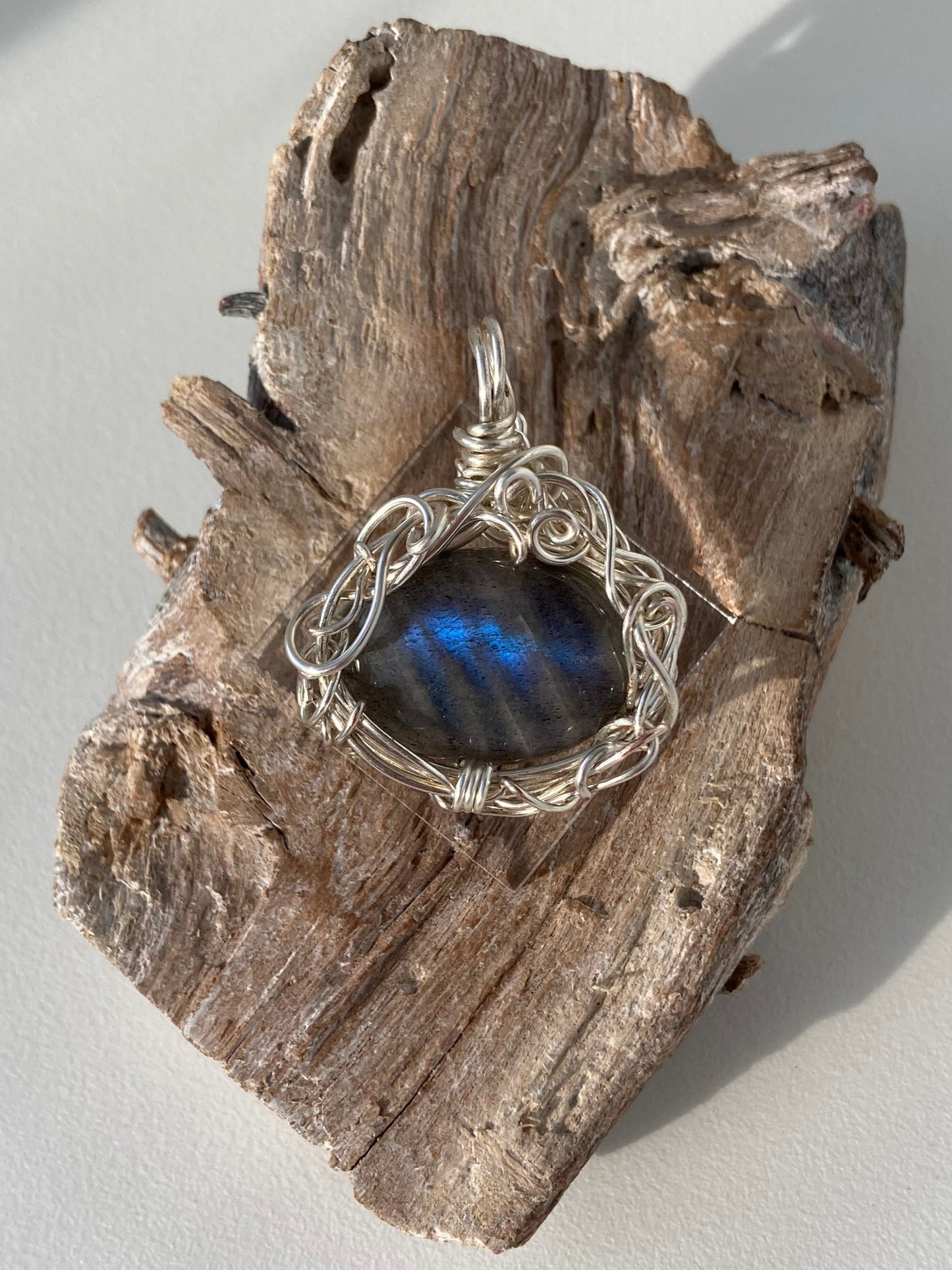 Labradorite Pendant – Aura Protection, Psychic Development & Break Negative Patterns