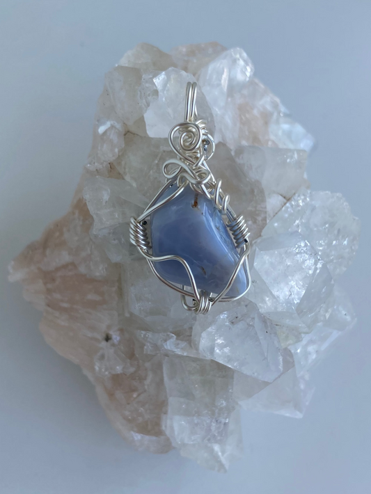 Blue Lace Agate Pendant – Communication, Confidence & Clarity