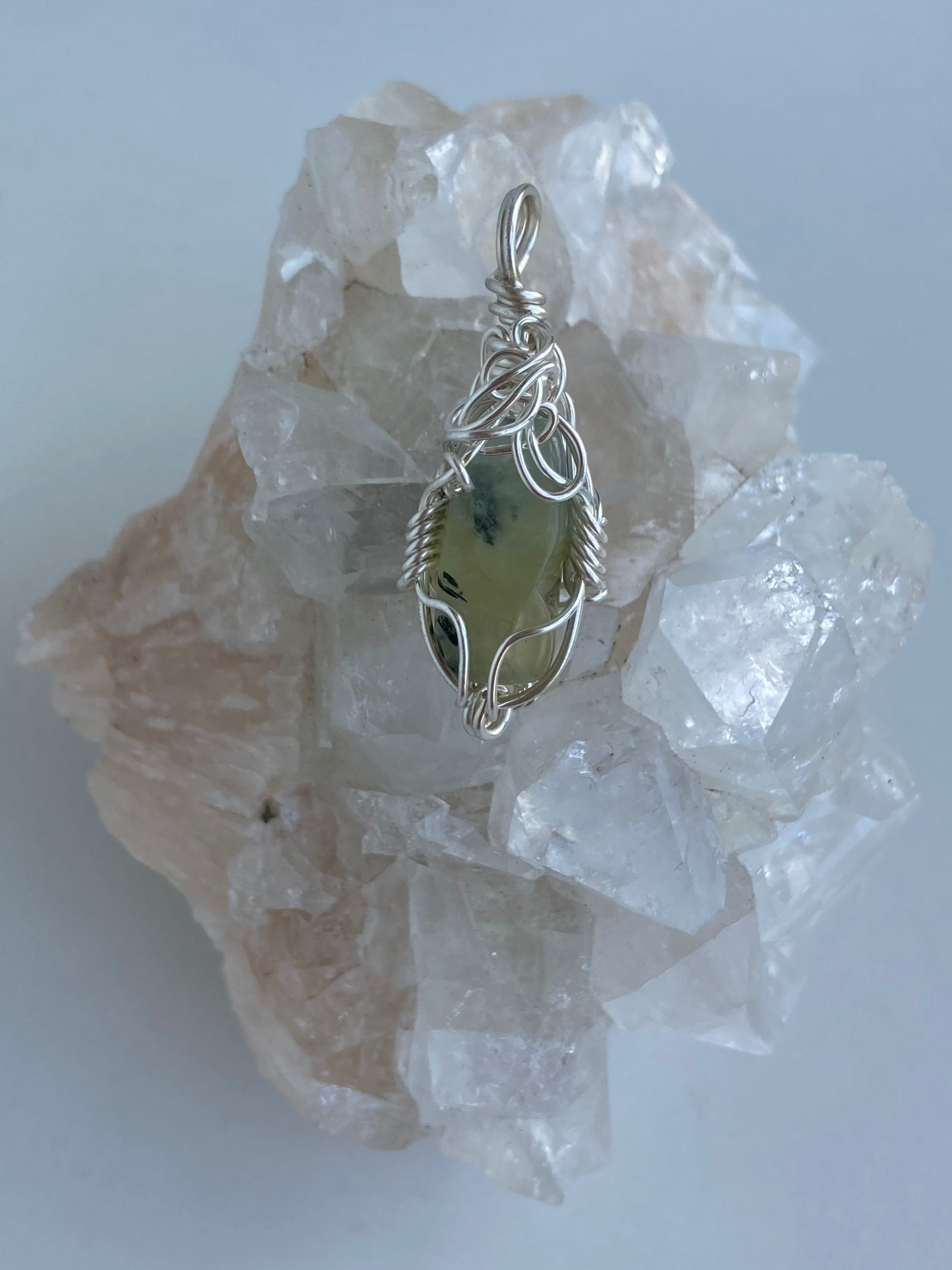 Prehnite Pendant – Heart Wisdom, Grounded Joy & Renewed Energy Flow