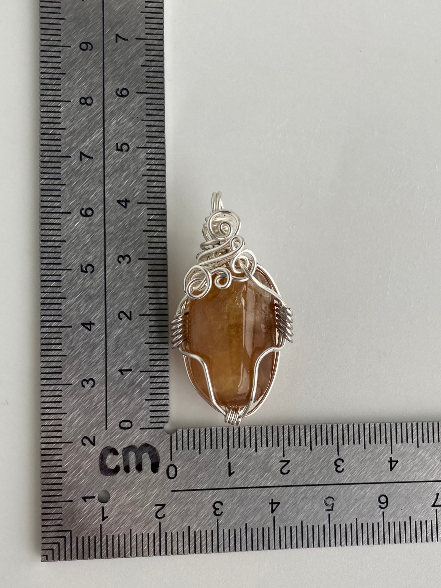 Calcite Pendant (Honey) – Confidence, Motivation & Energetic Flow