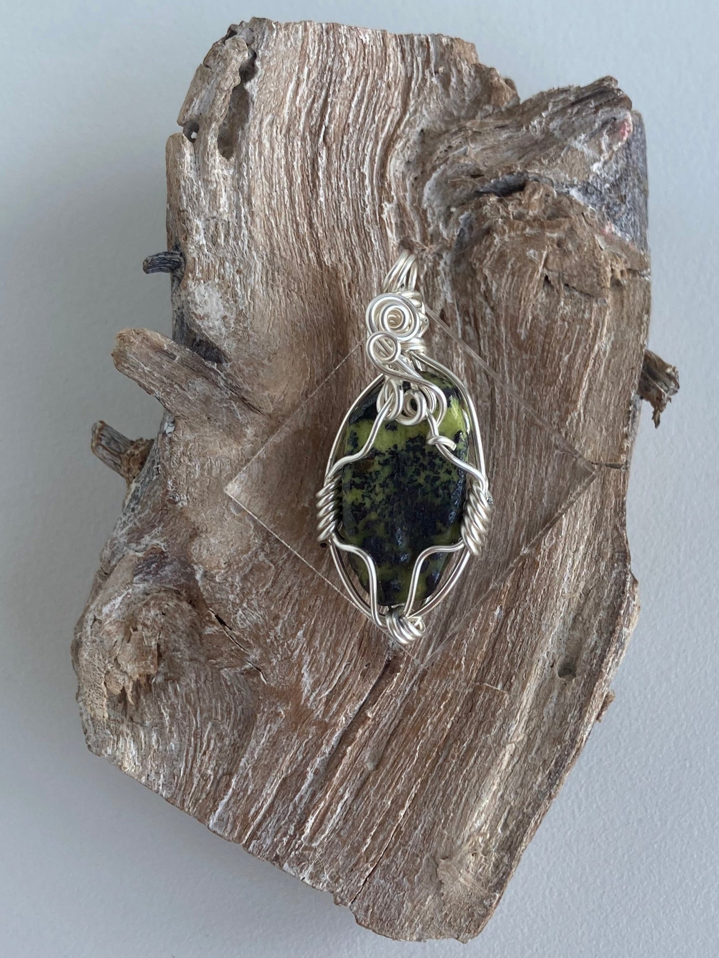 Serpentine Pendant – Kundalini Energy, Release Blocks & Fairy Realm Connection