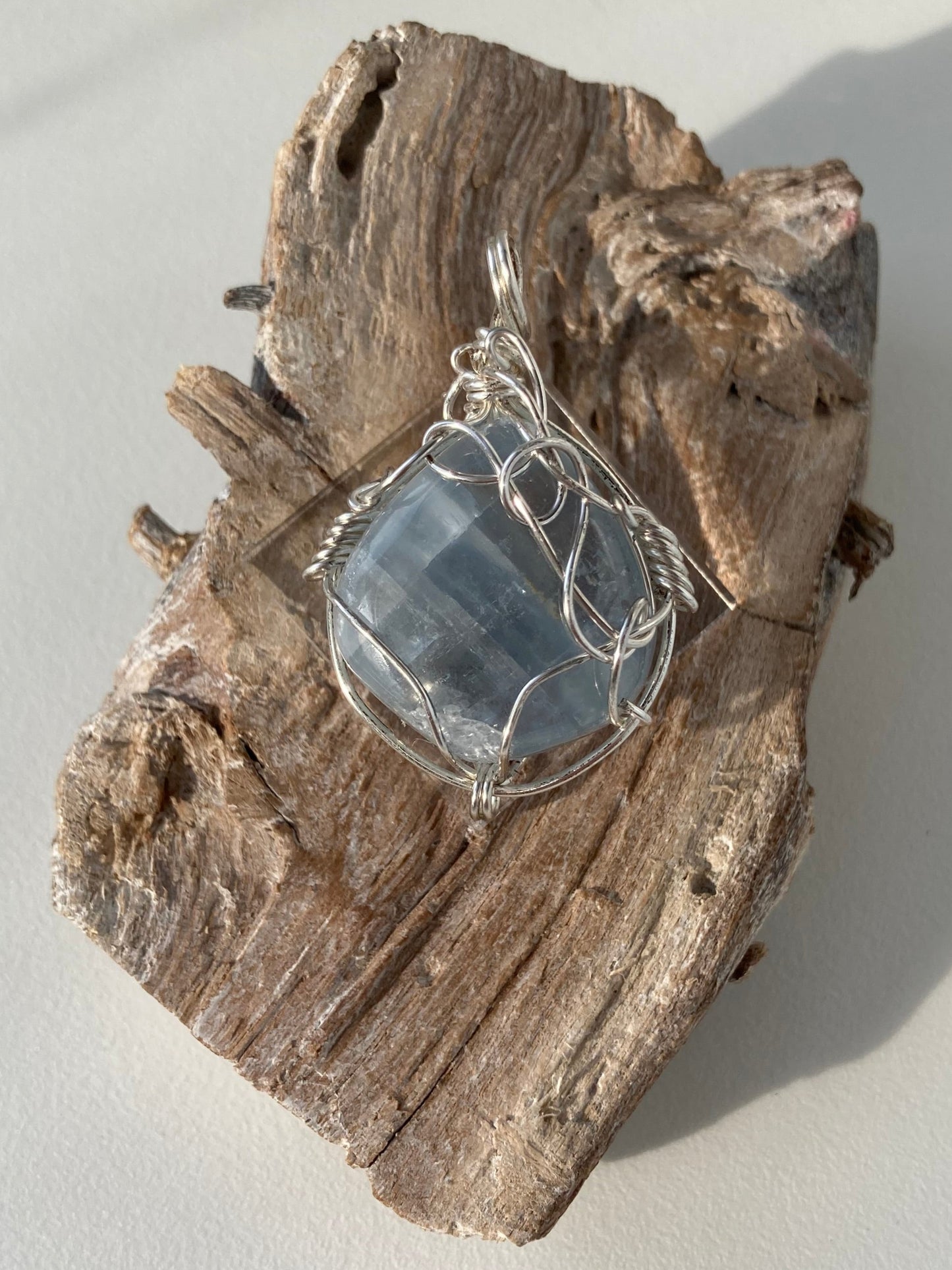 Celestite Pendant – Divine Insight, Enlightenment & Angelic Connection