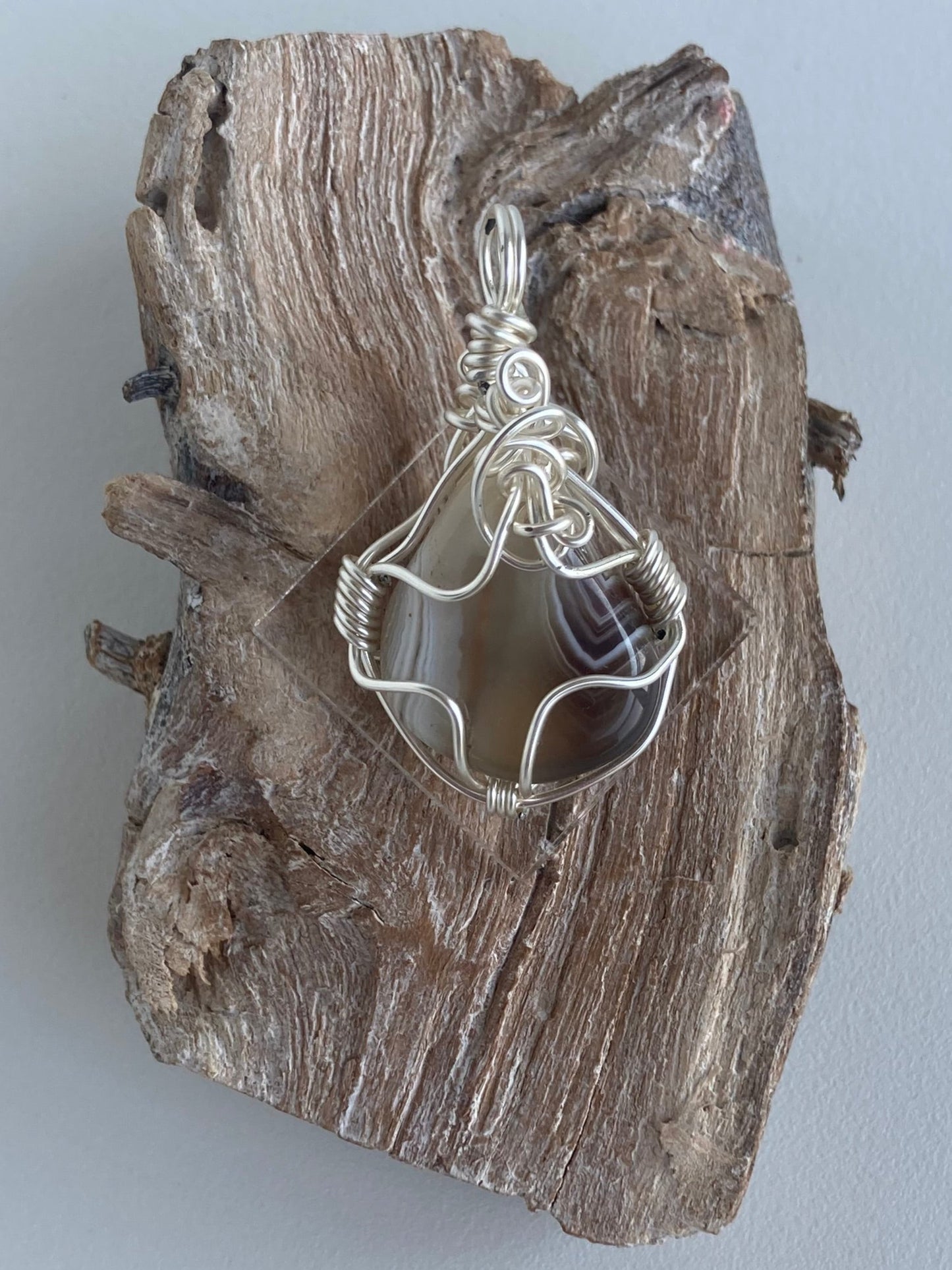 Banded Agate Pendant – Balance, Compassion & Grounding