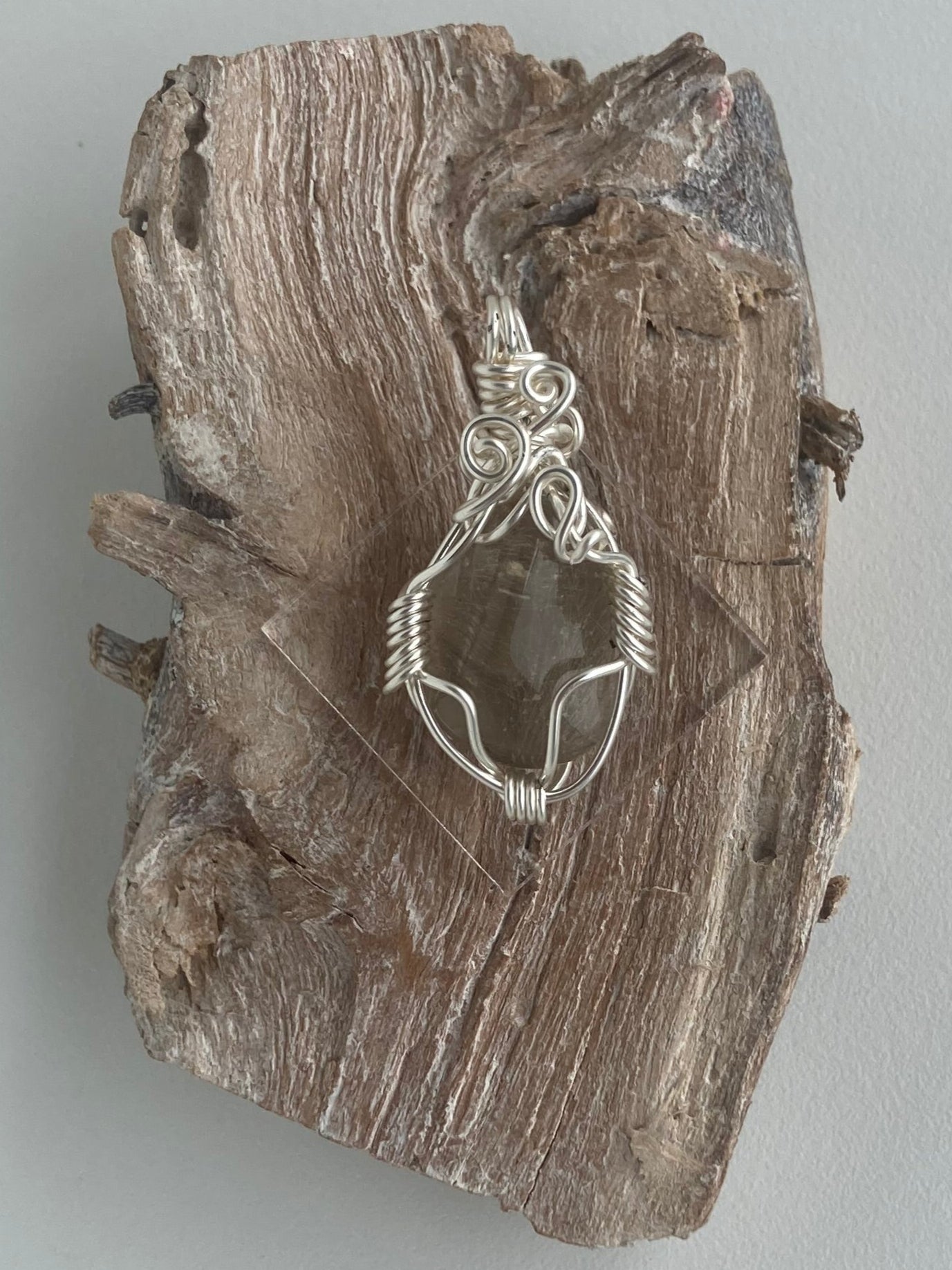 Smokey Quartz Pendant – Purification, Protection & Manifestation