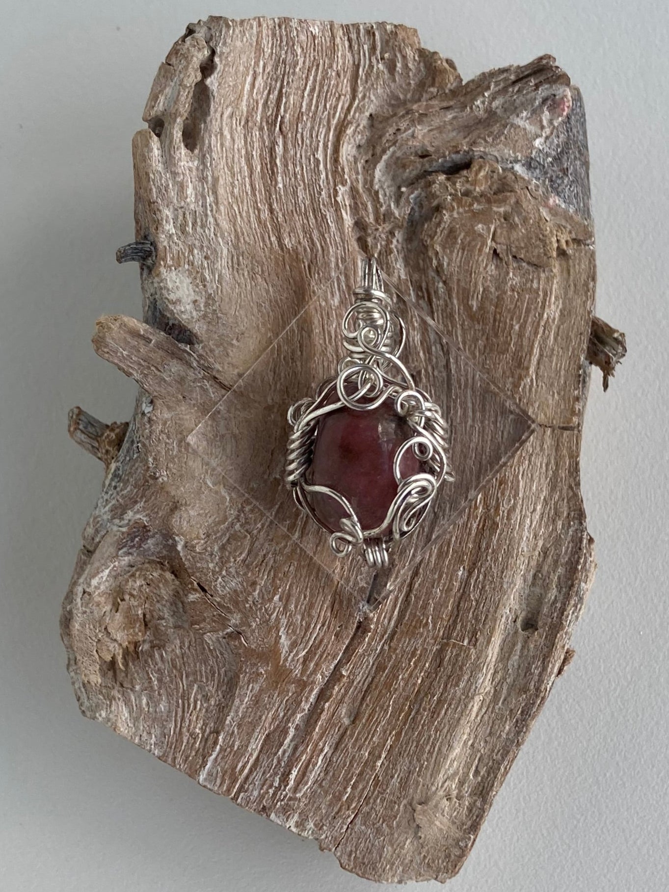 Rhodonite Pendant – Altruism, Dream Pursuit & Soul-Aligned Connections