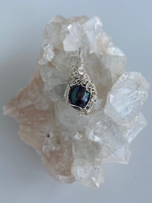 Pearl Pendant – Lunar Cycles, Self Love & Emotional Healing