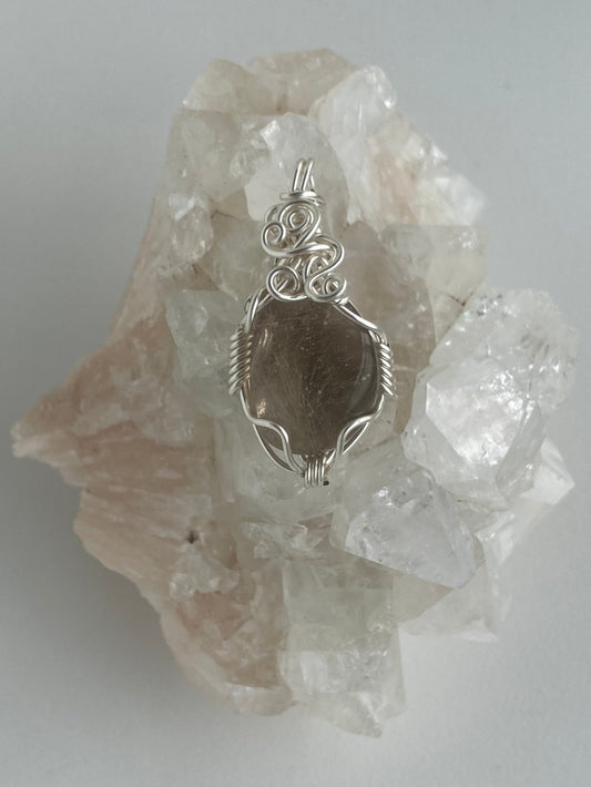 Smokey Quartz Pendant – Purification, Protection & Manifestation