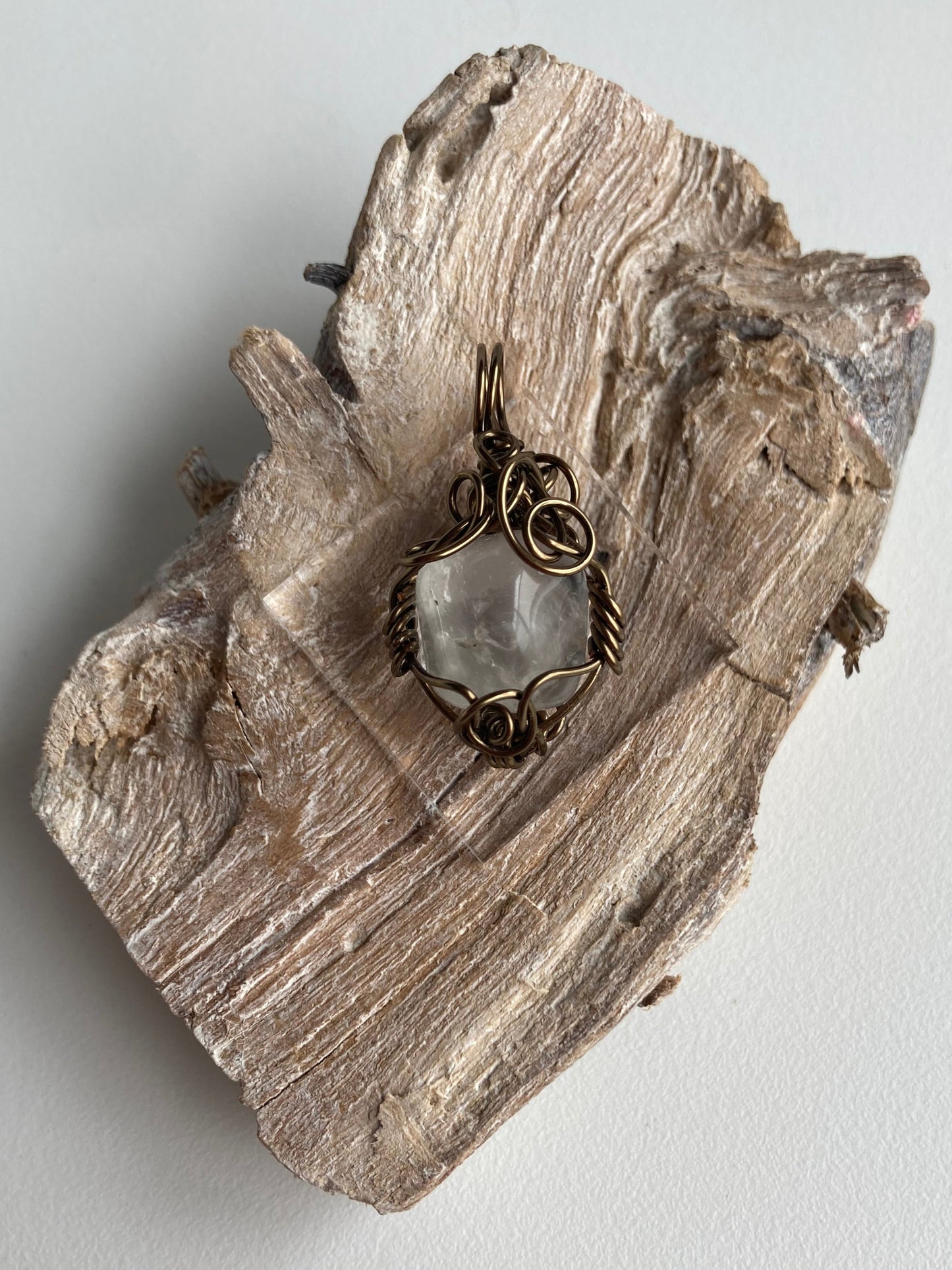 Clear Quartz Pendant – Clarity, Cleansing & Manifestation