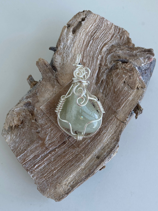 Aquamarine Pendant (Pale) – Clairvoyance, Safe Travel & Stress Relief