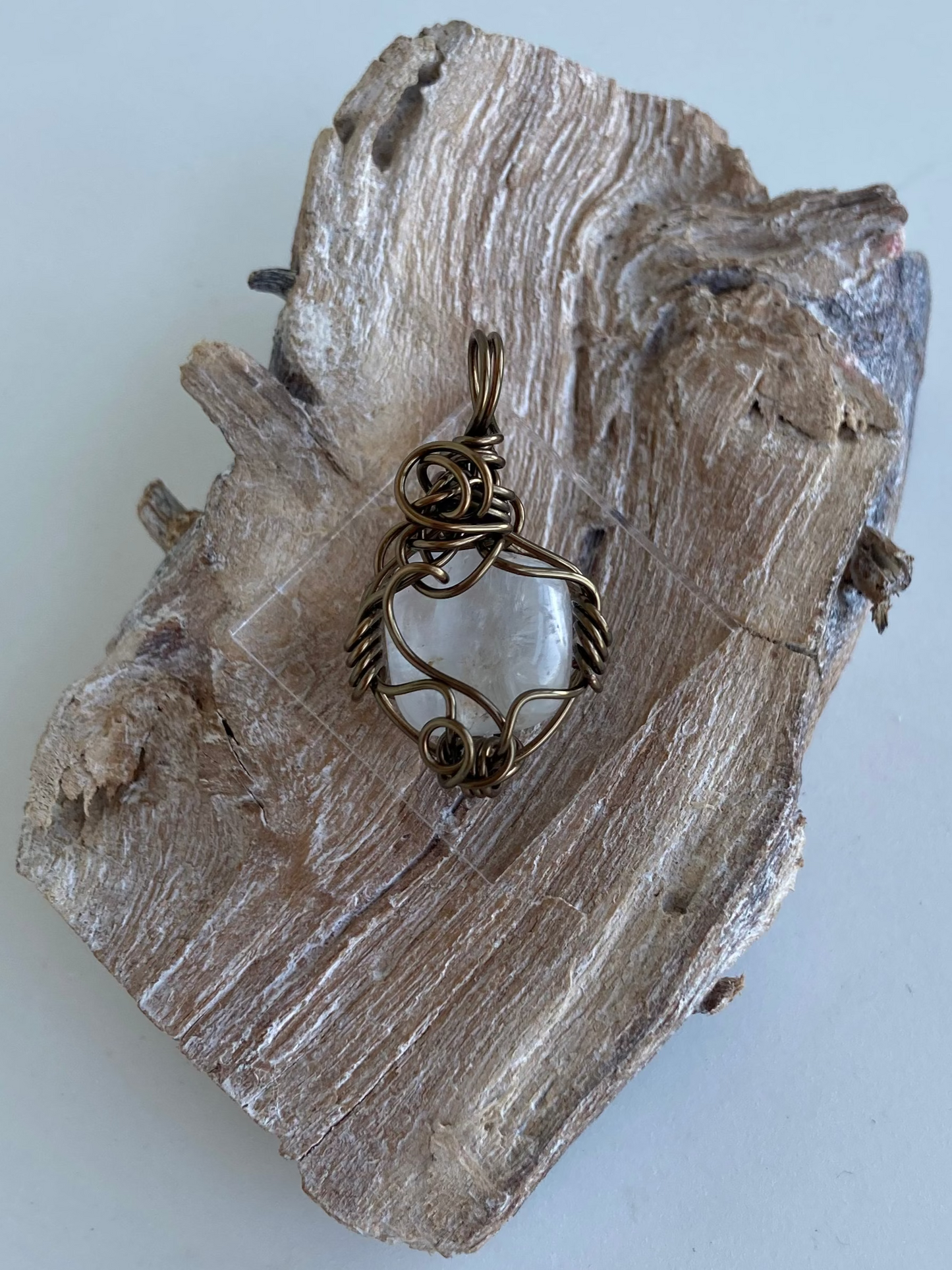 Clear Quartz Pendant – Clarity, Cleansing & Manifestation