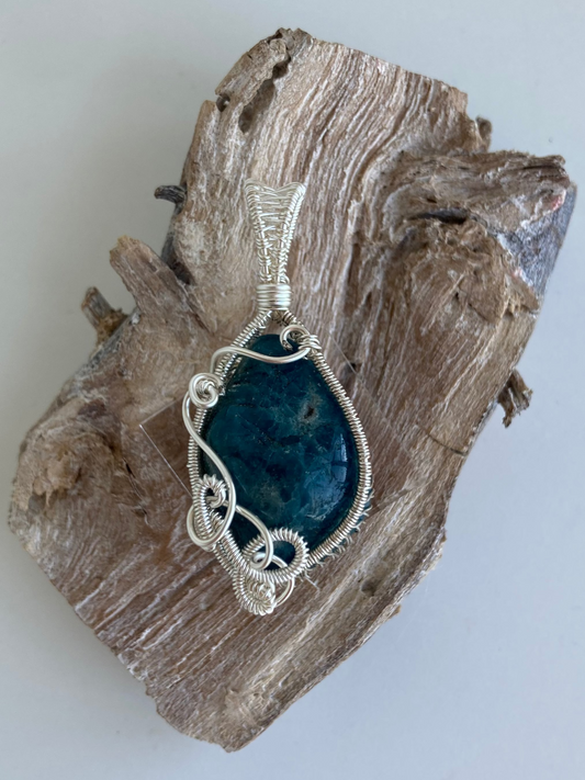 Blue Apatite Pendant – Focus, Clarity & Insight