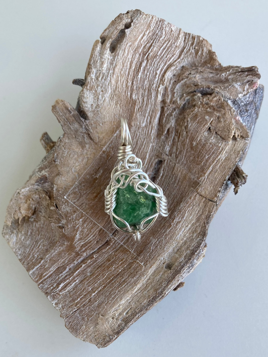 Emerald Pendant – Divine Love, Heart Healing & Wealth/Abundance