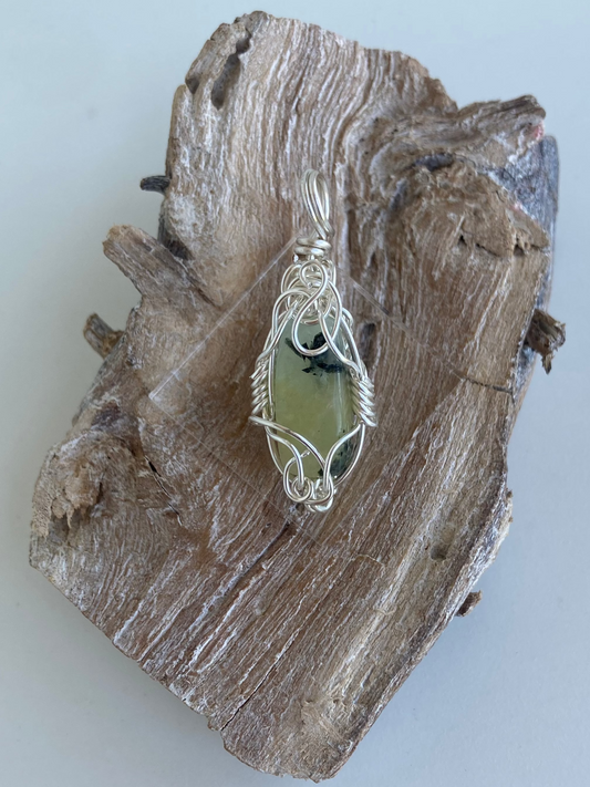 Prehnite Pendant – Heart Wisdom, Grounded Joy & Renewed Energy Flow