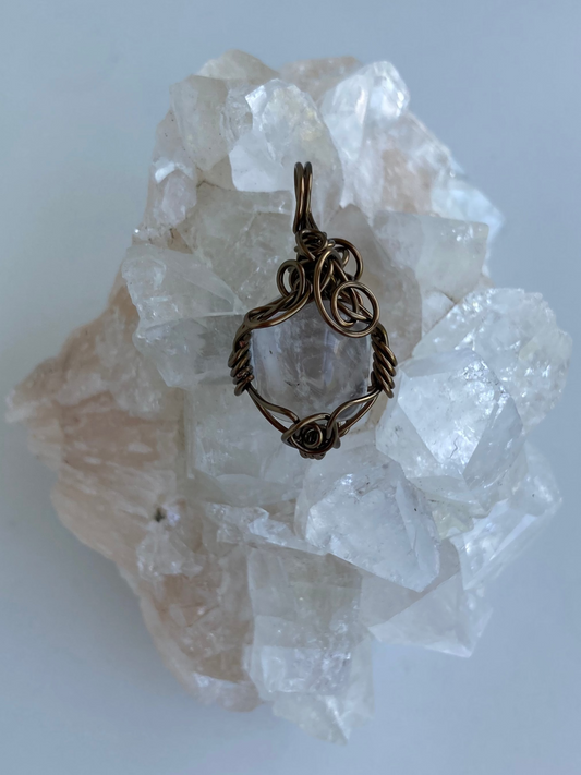 Clear Quartz Pendant – Clarity, Cleansing & Manifestation