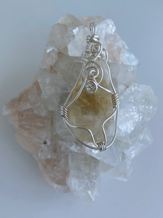 Citrine Pendant – Courage, Creativity & Manifestation