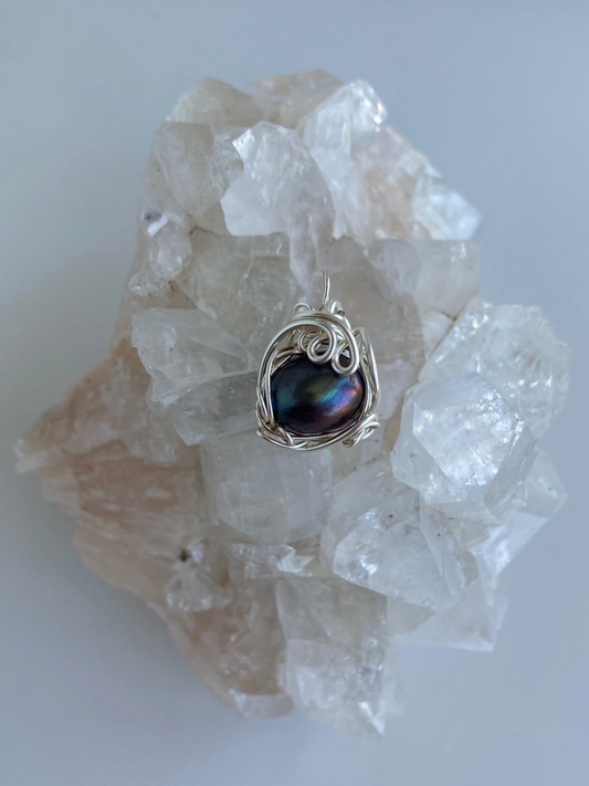 Pearl Pendant – Lunar Cycles, Self Love & Emotional Healing