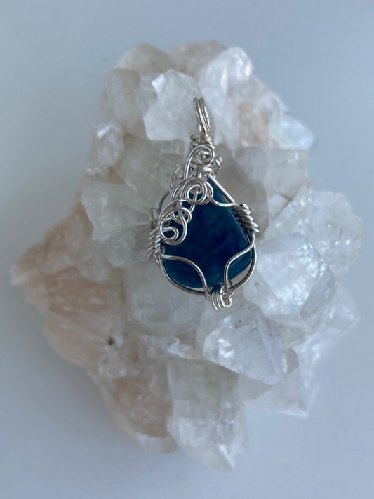 Blue Apatite Pendant – Focus, Clarity & Insight