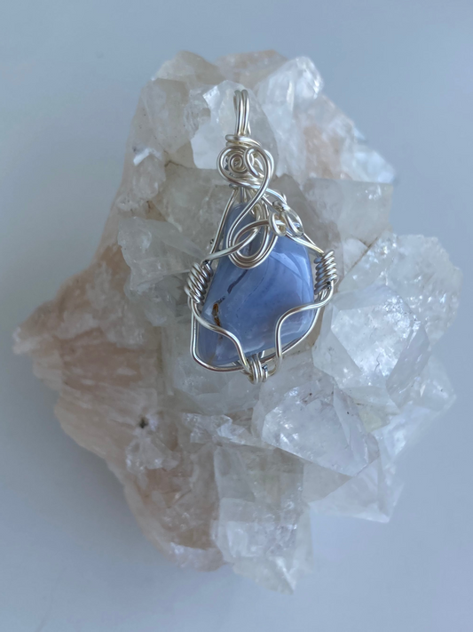 Blue Lace Agate Pendant – Communication, Confidence & Clarity