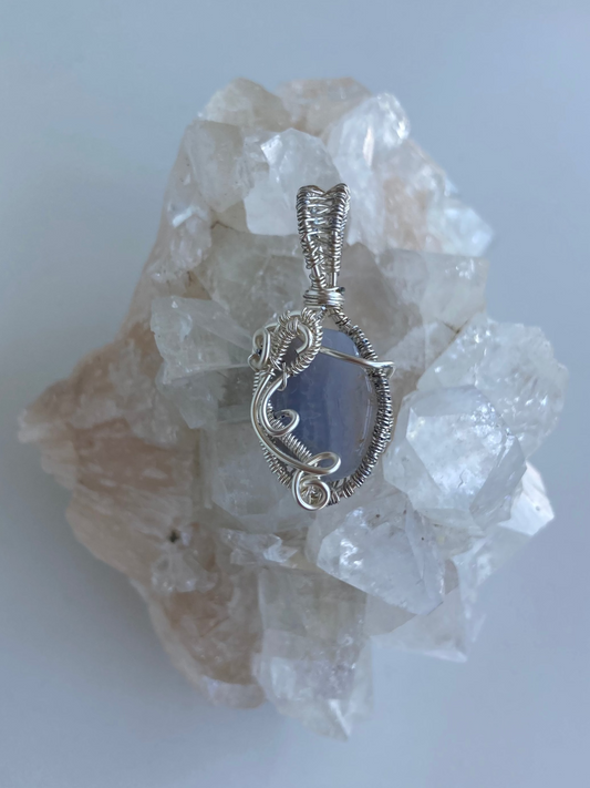 Blue Lace Agate Pendant – Communication, Confidence & Clarity
