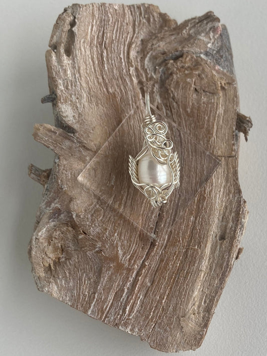 Pearl Pendant – Lunar Cycles, Self Love & Emotional Healing
