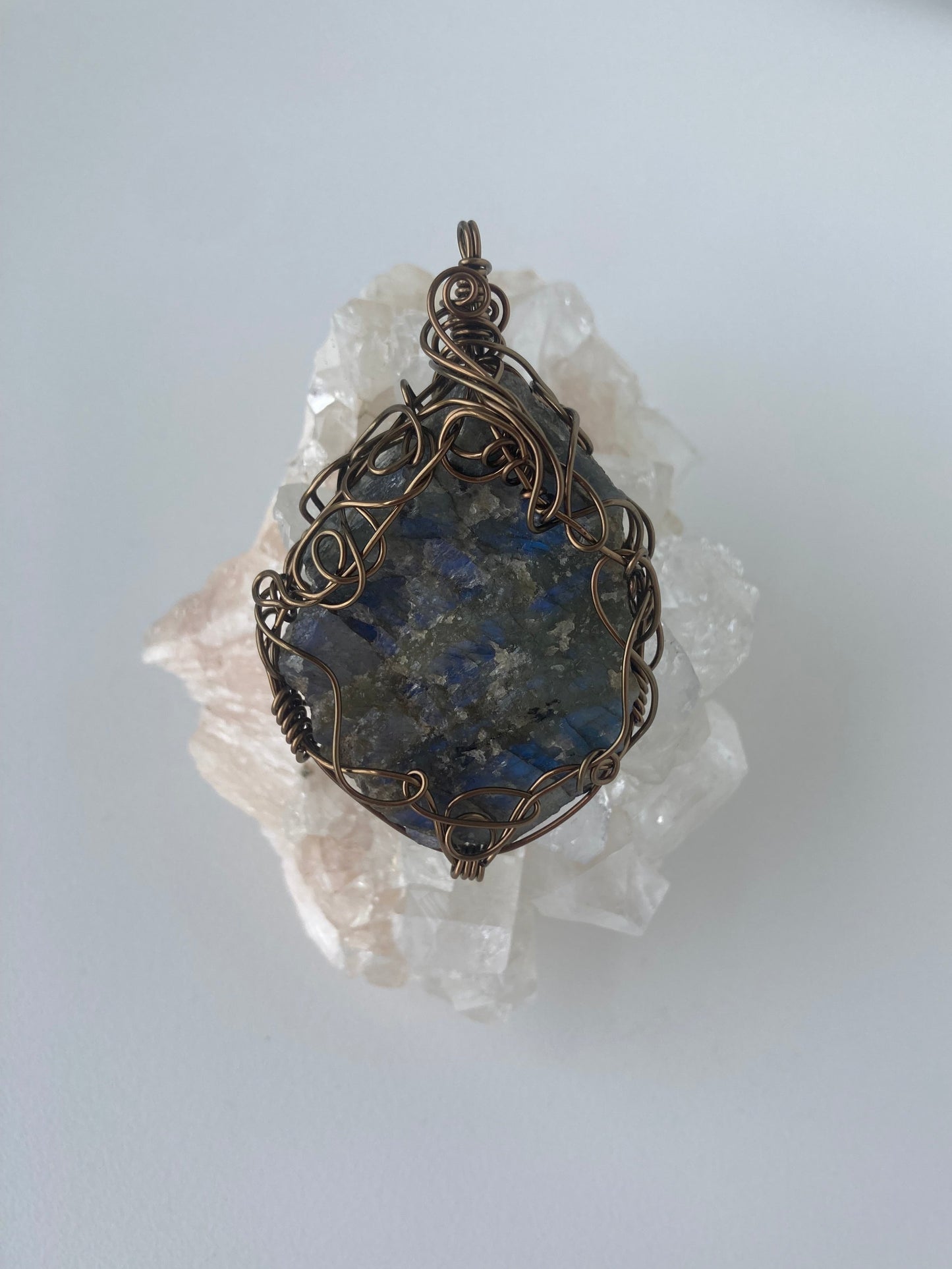 Labradorite Pendant – Aura Protection, Psychic Development & Break Negative Patterns
