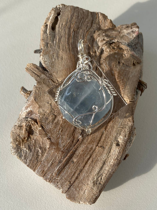 Celestite Pendant – Divine Insight, Enlightenment & Angelic Connection
